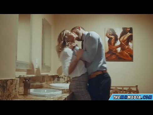 ❤️ Quando uma loira peituda o seduz em um banheiro público ❤️ Porno real em pt-br.com-full-porner.ru ❌️